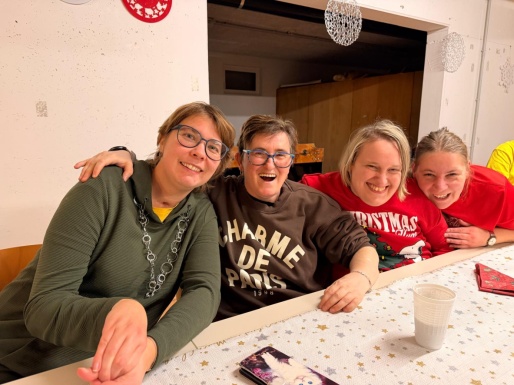 Gruppenfoto von vier Frauen