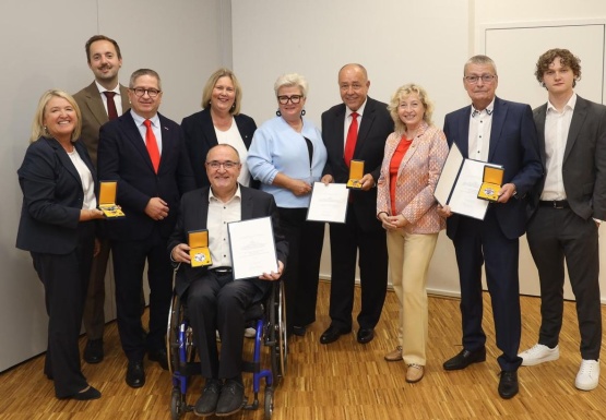 Gruppenfoto von allen Personen die geehrt wurden