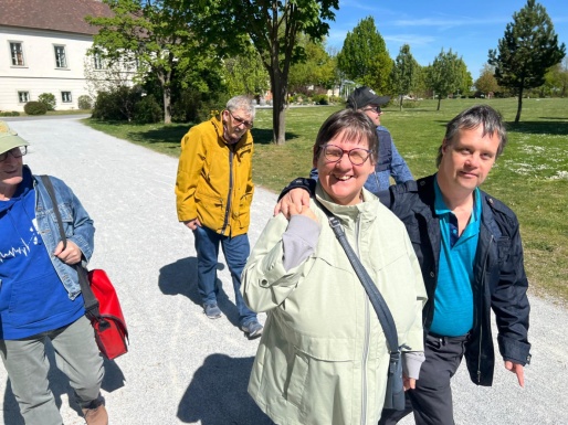 Gruppenfoto bei einem Spaziergang