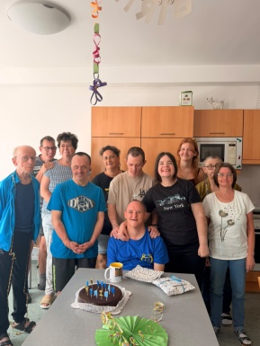 Gruppenfoto mit dem Geburtstagskind