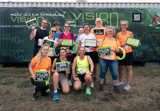 Gruppenfoto von Sportlerinnen und Sportlern