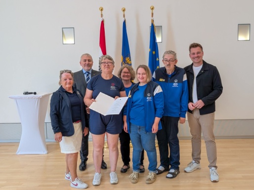 Gruppenfoto bei Auszeichnung